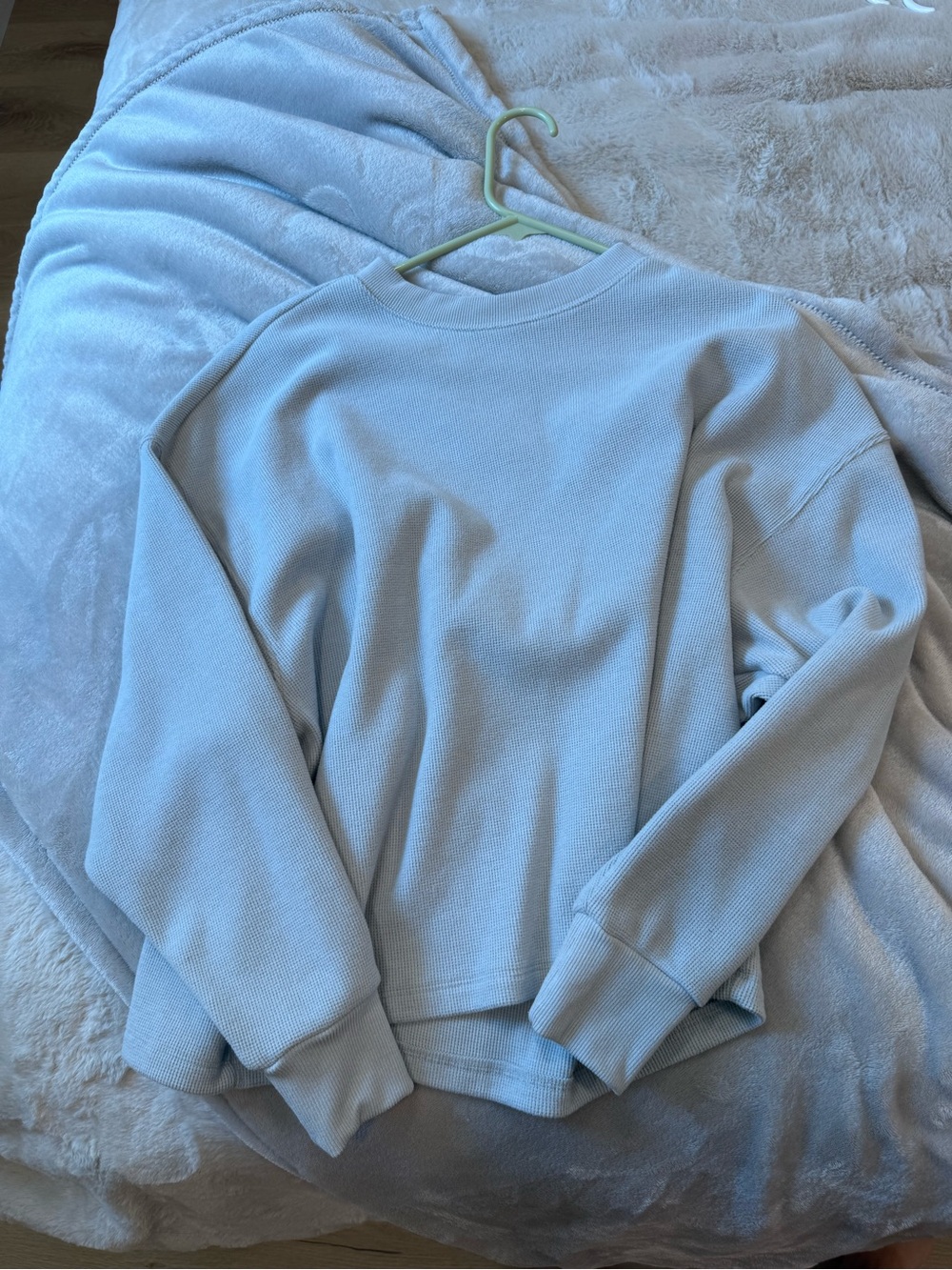 Abercrombie & Fitch Pale Blue Crewneck shirt